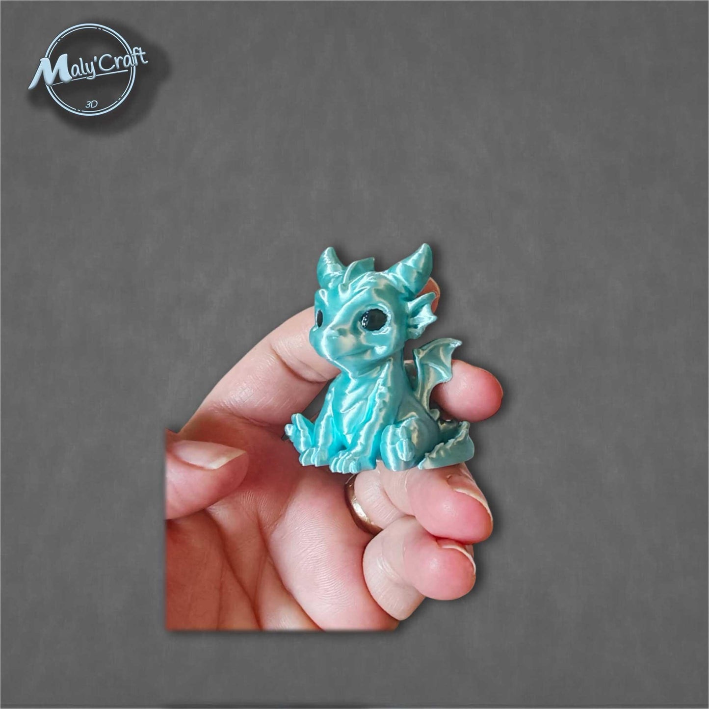 Bébé dragon dans son œuf – Figurine fantasy 3D décorative, création Maly’Craft