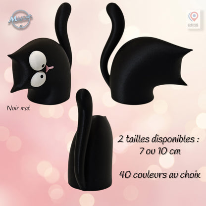 Modélisation 3D figurine chat kawaii vue de face, impression multicolore corps noir yeux blancs nez rose, MalyCraft